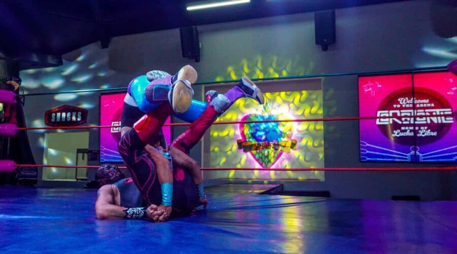 Cozumel: Mexican Wrestling Show with Tacos & Margaritas! - The Atmosphere & Setting