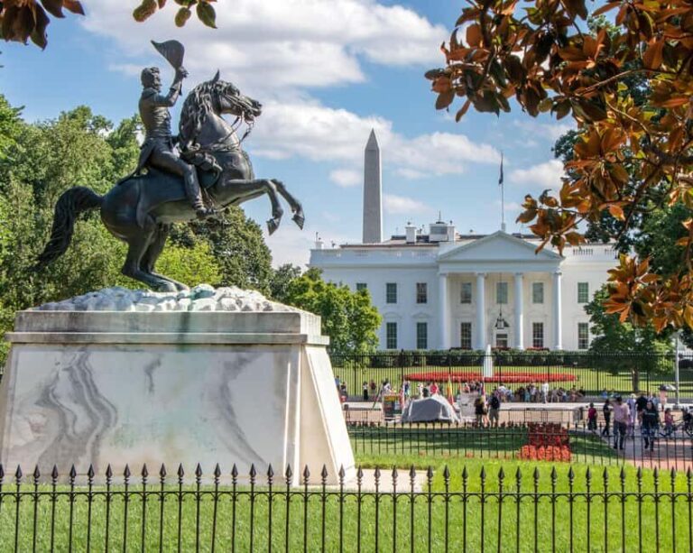D.C.s Hidden Observation Deck to Lincolns Last Moments - Who Should Consider This Tour?