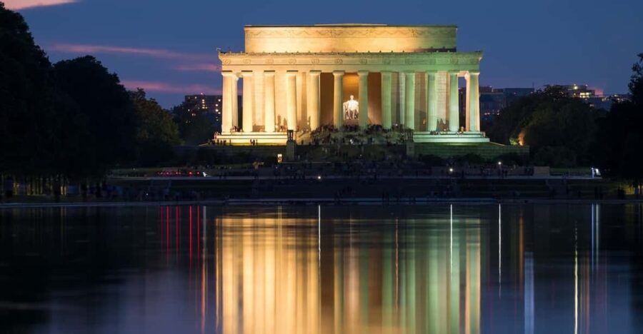 DC: Monuments & Memorials Sunset Tour by Open-top Bus - Who Will Love This Tour?