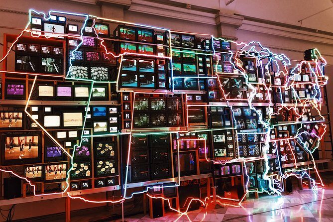 DC Portrait Gallery & American Art Museum - Exclusive Guided Tour - What the Experience Feels Like