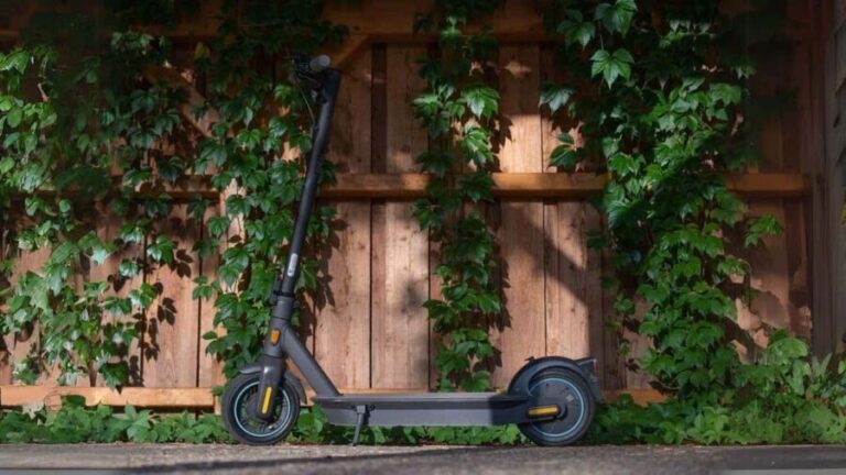 Discover Old Quebec in a different way - on an electric scooter 3h - How the Experience Plays Out