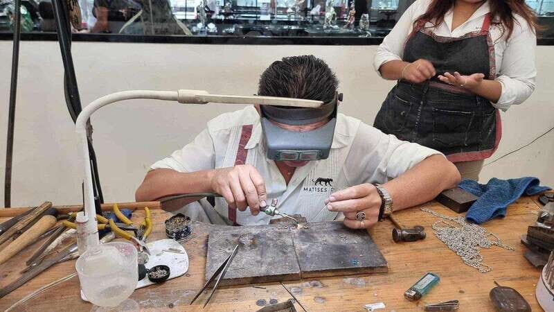 Discover the essence of playa del carmen: tequilera, jewelry and 5th avenue. - Visiting the Jewelry and Tequila Factory