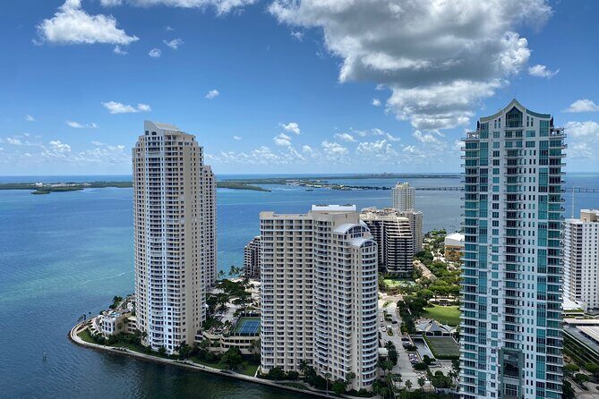 Double Decker City tour & 75 Min Miami Cruise Millionaire homes - Exploring the Itinerary in Detail