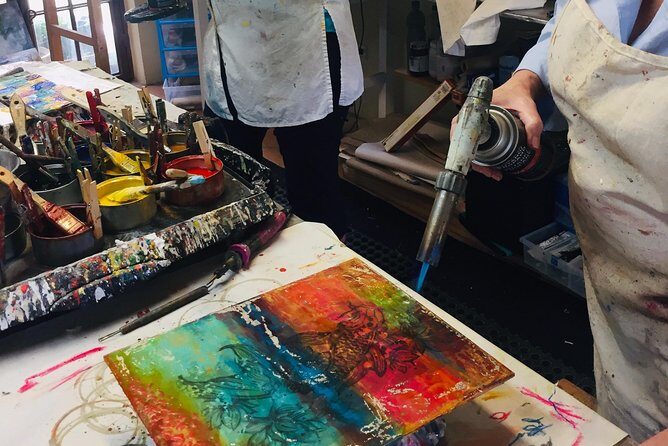 Encaustic painting workshops with Ezshwan Winding - Studio Environment and Materials