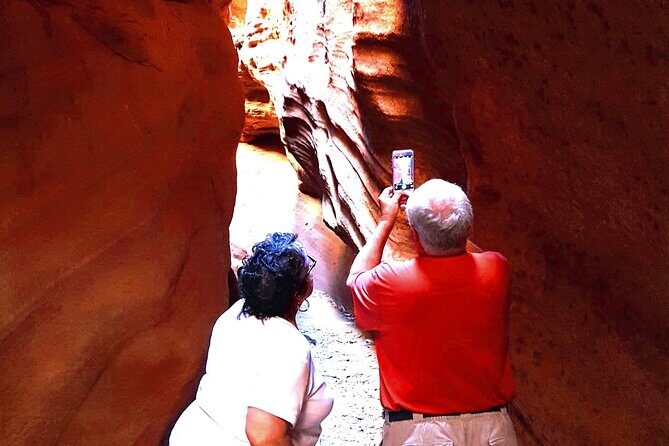 Experience a Secret Slot Canyon in Southern Utah! - Is This Tour Worth the Price?
