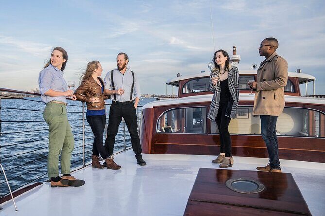 Fall Foliage Cruise on Yacht Full Moon from Chelsea Piers - The Realistic Perspective: Pros and Cons