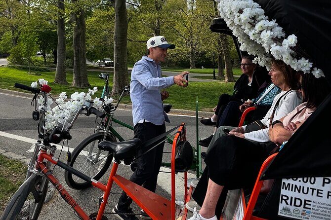 First Class Central Park Tour Iconic Views & VIP Photo Moments - Why the Tour Works Well