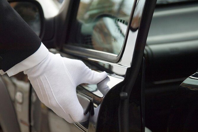 Fixed Price- Black Car service from Toronto Airport OR Niagara Falls - Value for Money: Is It Worth It?