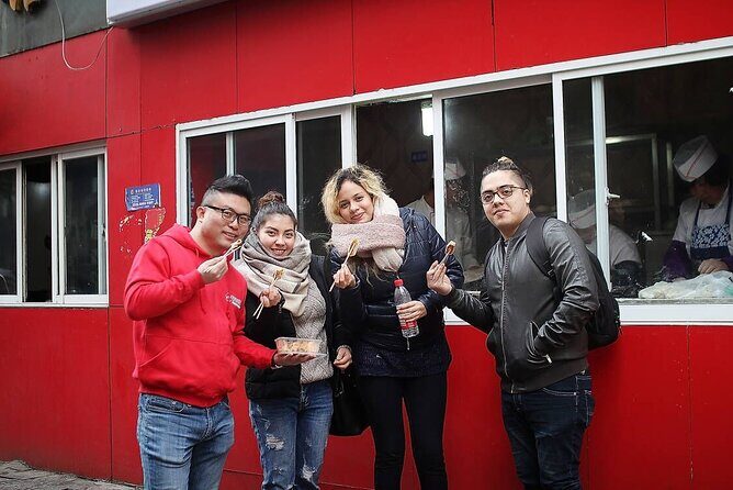 Flavors of Flushing: Exploring New York's Biggest Chinatown - Navigating Flushing’s Streets and Markets