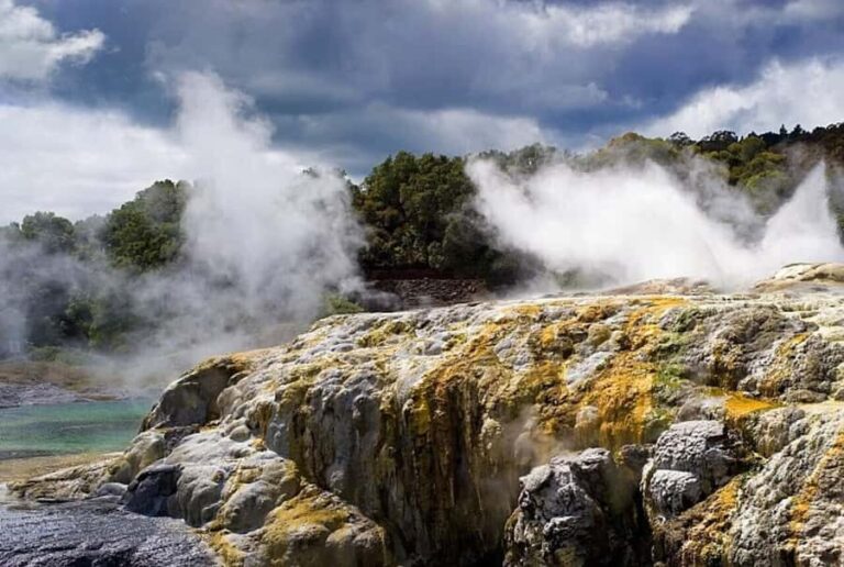 From Auckland: Rotorua Mori Village & Hot Springs with Haka - Why This Tour Works