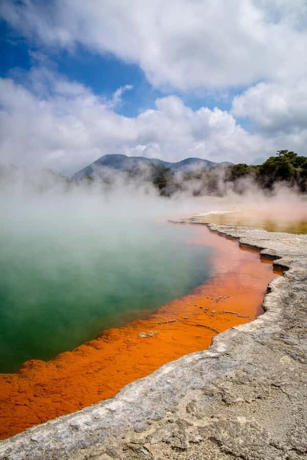 From Auckland: Wai-O-Tapu & Polynesian Spa Rotorua Day Tour - Wai-O-Tapu: A Geothermal Wonderland