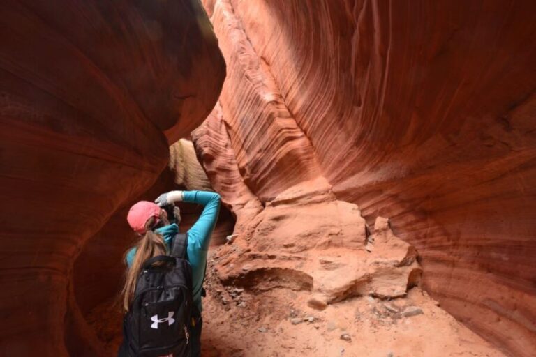 From Kanab: 3-Hour Peek-a-Boo Slot Canyon Hiking/Photo Tour - What to Expect on the Tour