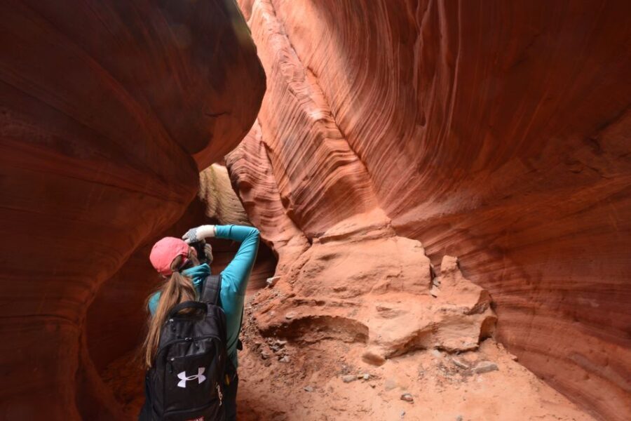 From Kanab: 3-Hour Peek-a-Boo Slot Canyon Hiking/Photo Tour - What to Expect on the Tour