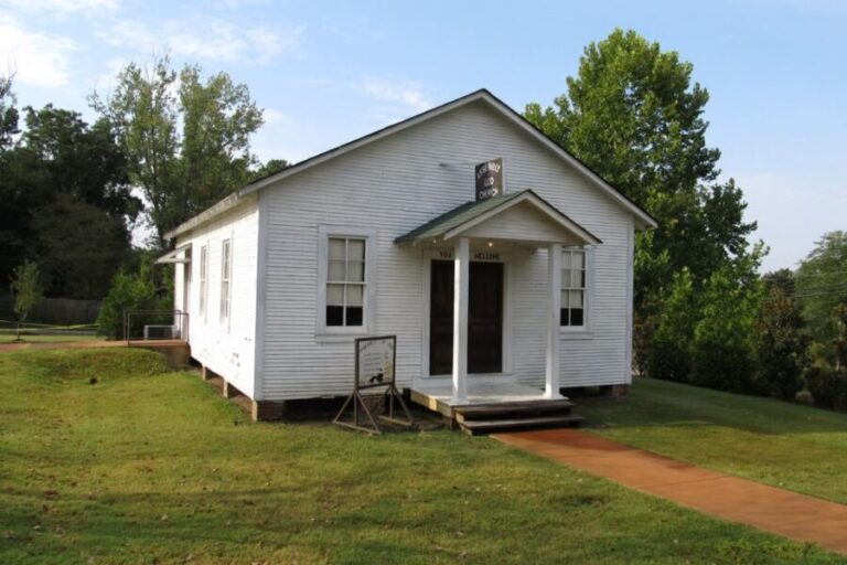From Memphis: Official Elvis Birthplace Tour of Tupelo - The Practicalities: What Makes This Tour Work