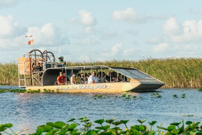 From Miami: Everglades Airboat, Wildlife Show & Bus Transfer - The Wildlife Show & Animal Encounters