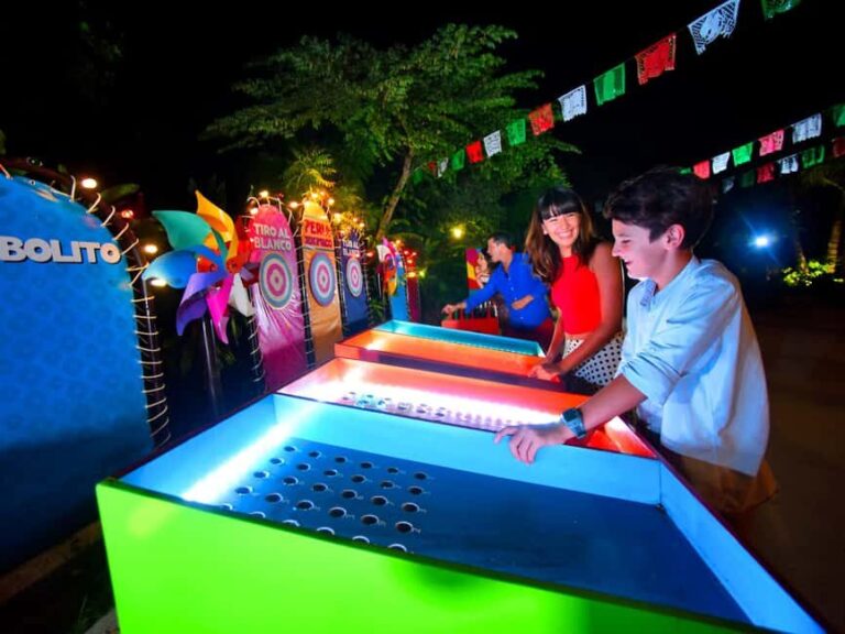 From Riviera Maya: All-Inclusive Xoximilco Park Admission - The Atmosphere and Entertainment