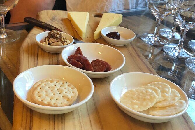 Full-Day Private Wine Tour of the Stanthorpe Area with Lunch - The Food and Drink Experience