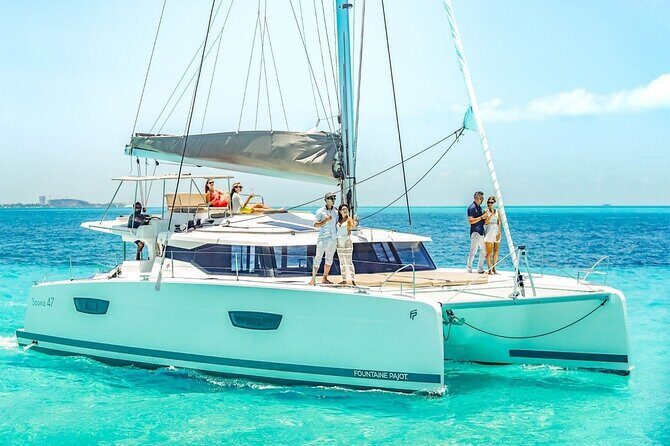 Full Experience Isla Mujeres: Food aboard + Premium drinks + Snorkel + Free time - The Experience on the Water