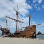 Galveston: Dolphin Watching Boat Tour in Galveston Bay - The Guides and Their Role