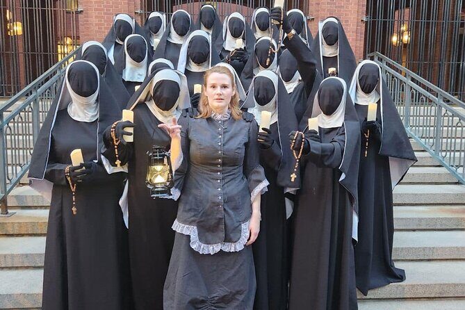 Ghosts of Lafayette Park Evening Tour in Washington DC - The Experience Itself