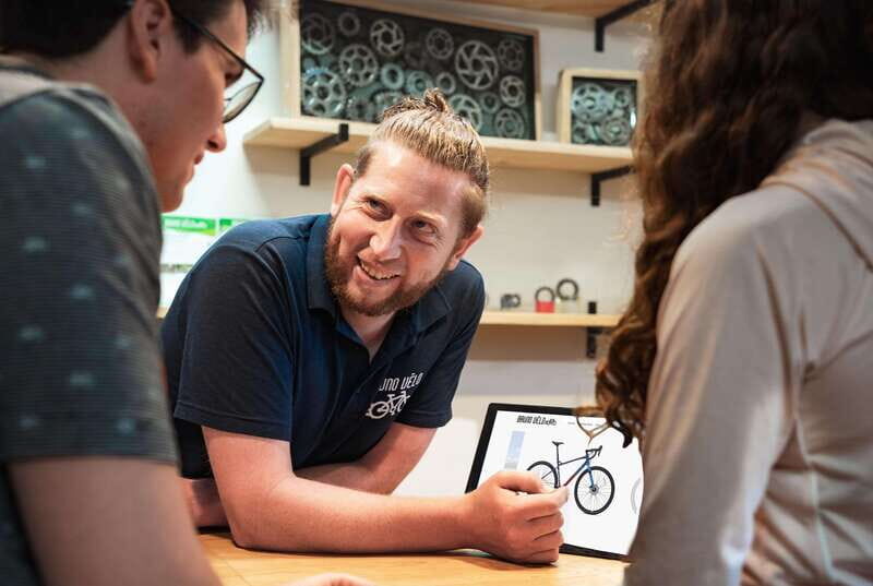 Gravel rental - Au Canal-de-Lachine - What To Expect on the Trail