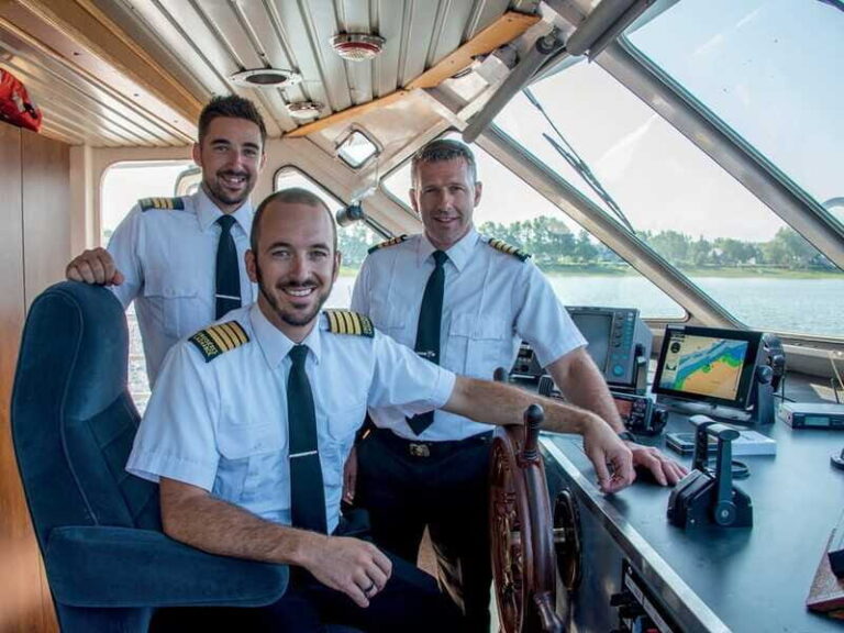 Grosse-Île: Irish Immigrant Memorial Cruise & Tour - The Experience on the Water