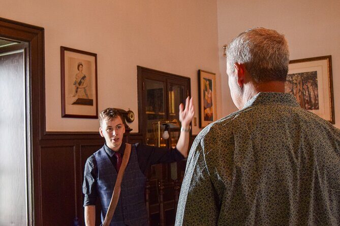 Guided Tour and Quebec Gins at the Quebec Garrison Club - A closer look at what you can expect