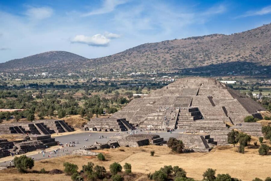Guided tour of Mexico City: Teotihuacan, Guadalupe, and the Mexica city of Tlatelolco - What Makes This Tour Stand Out