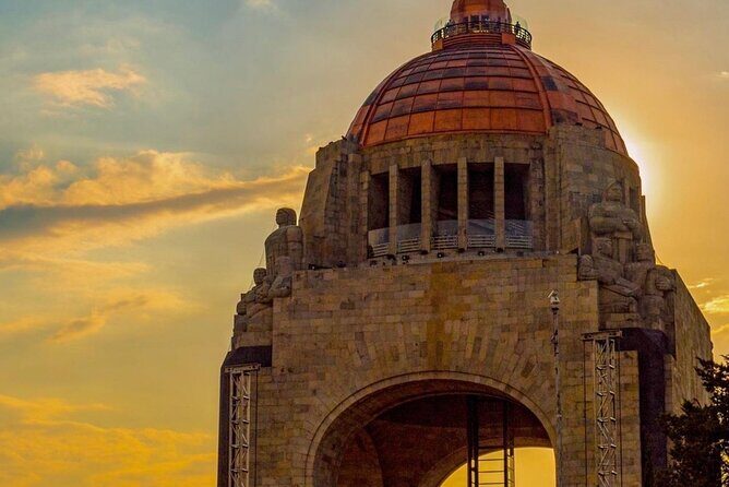 Guided Tour Visiting Historical Monuments at Night - What Does the Experience Feel Like?
