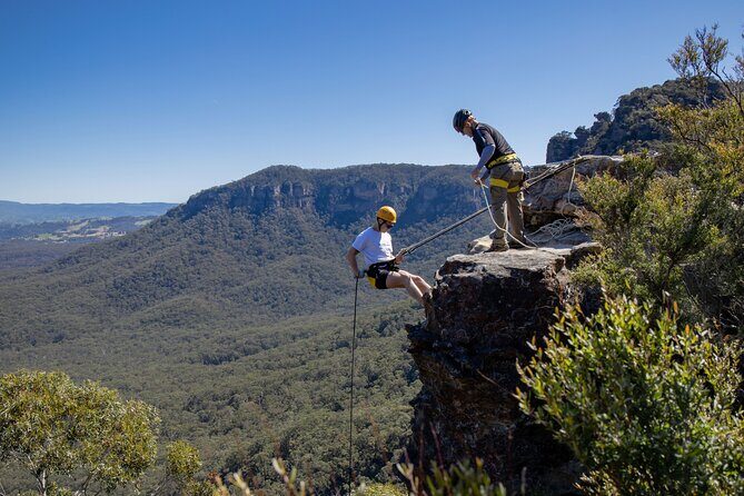 Half-Day Abseiling Adventure in Blue Mountains National Park - The Guide and Group Experience