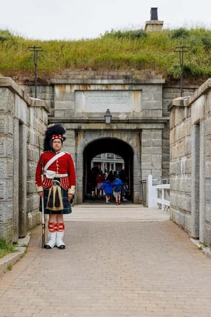 Halifax: Peggy's Cove, Citadel and Titanic Cemetery Tour - The Bottom Line