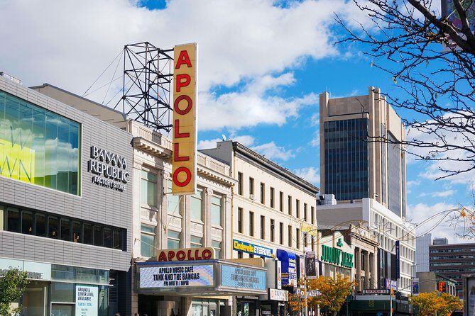 Harlem On Sunday - The Historic Apollo Theater