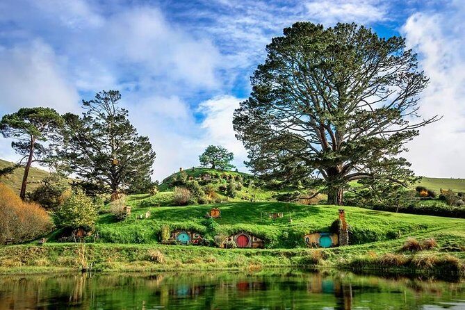 Hobbiton Movie set & Waitomo Caves Small Group Tour From Auckland - FAQ