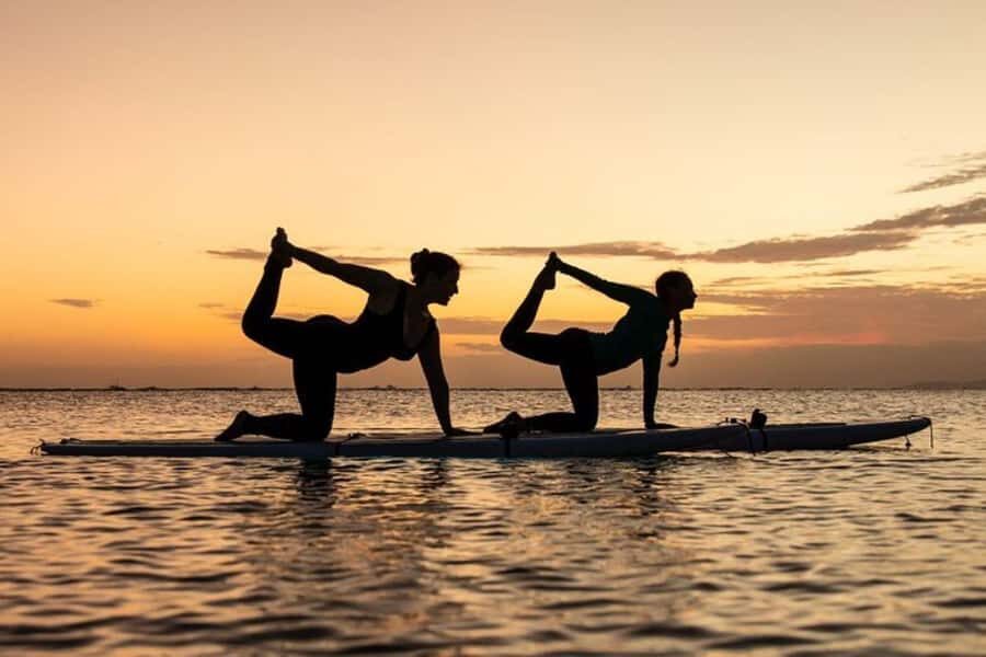Honolulu: Sunset SUP Yoga Class - How Does the Class Unfold?