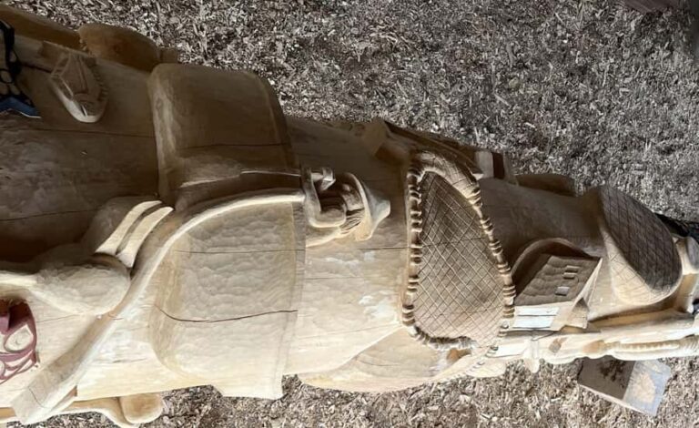 Hoonah: Icy Strait Village Tour and Crab Feast - Who Should Consider This Tour?