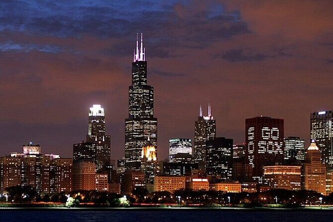 Interactive Mystery Scavenger Hunt in Chicago - Starting Point: The Art Institute of Chicago