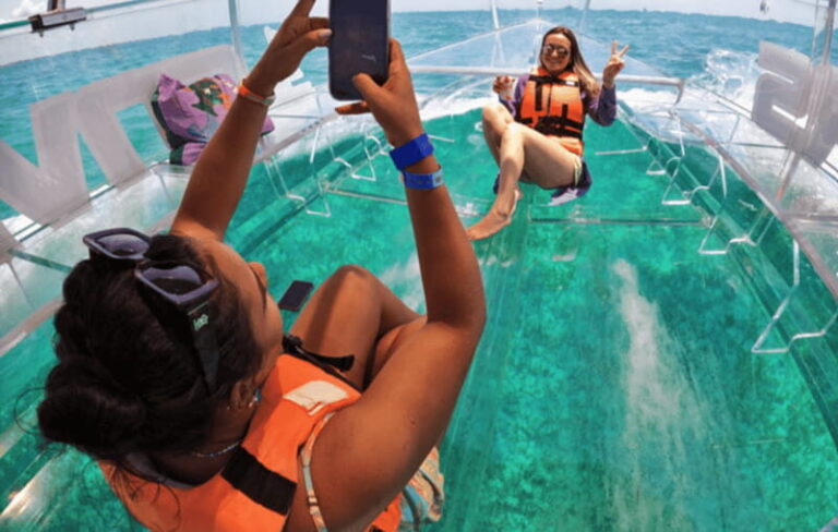 Isla mujeres: 100% transparent boat ride on board the boat - The Itinerary: A Simple but Effective Route