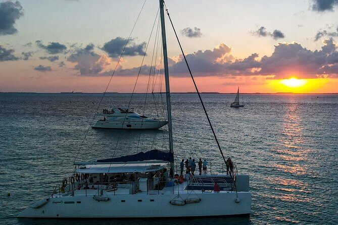 Isla Mujeres Unlimited! Open bar, Snorkel and Party! Trip from Playa Del Carmen - What We Love About This Tour