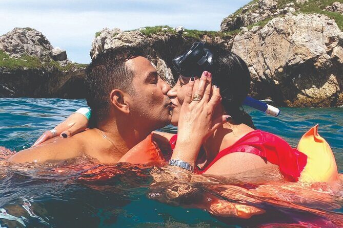 Islas Marietas Experience! Catamaran Nature Trip - Lunch at Nopalera Beach