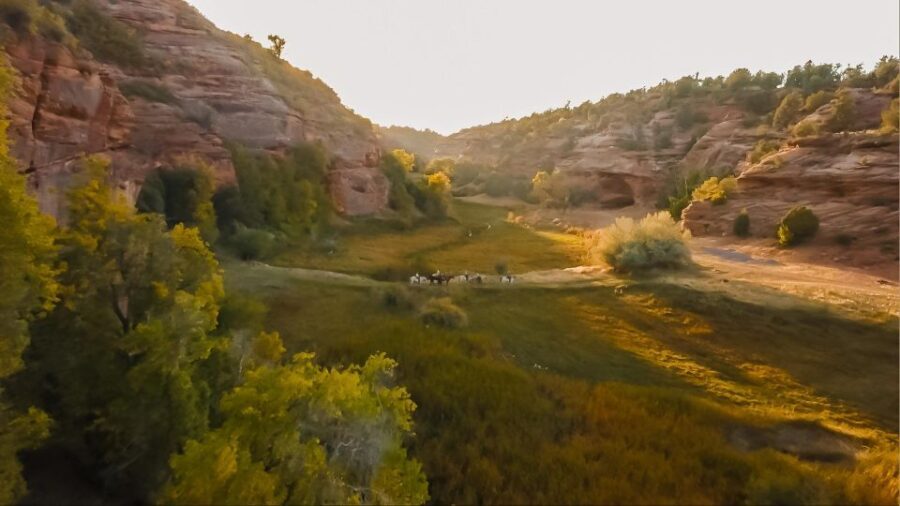 Kanab: Cave Lakes Canyon Horseback Riding Experience - The Trail and Terrain
