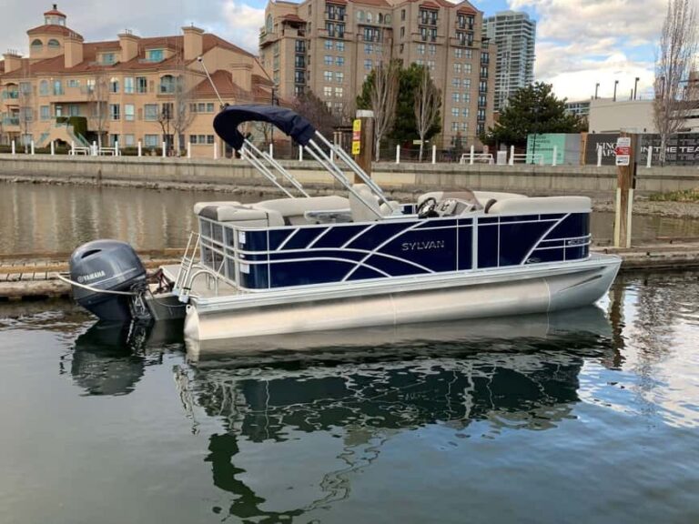 Kelowna: Sylvan Mirage Cruise Pontoon for rent - What to Expect from Your Rental Day