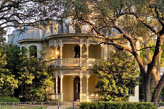 King William District Tour - A Deep Dive into the King William District Tour