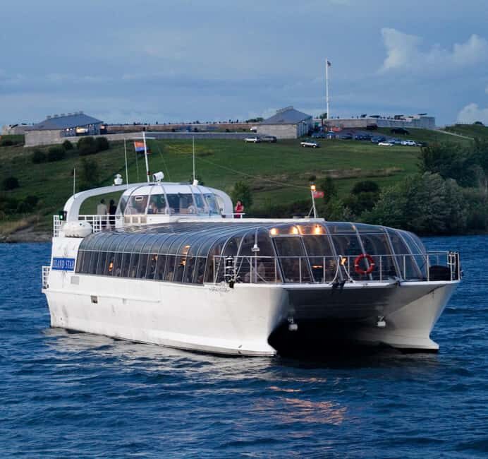 Kingston: Lunch Cruise of Thousand Islands - Dining on the Water: Food & Beverage Options