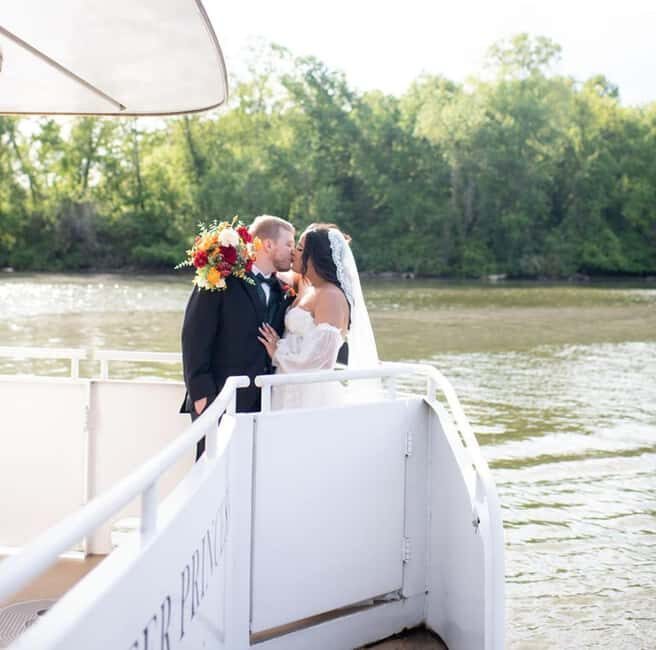 Knoxville: Sunset Sightseeing Cruise on Tennessee River - What You Can Expect During the Cruise