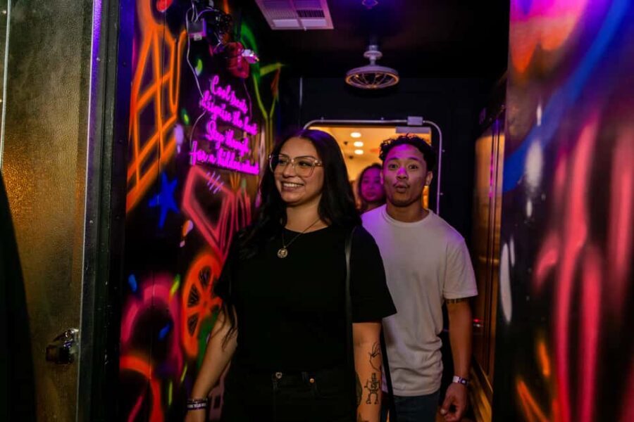 Las Vegas: Arts District Speakeasies & Hidden Gems Bar Crawl - Group Size & Guide