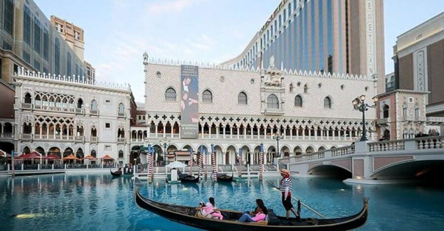 Las Vegas: Entry to Madame Tussauds with a Gondola Cruise - The Practical Side: Booking, Timing, and Group Size