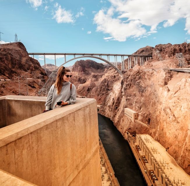 Las Vegas: Hoover Dam and Seven Magic Mountains Tour - The Experience of Visiting Hoover Dam
