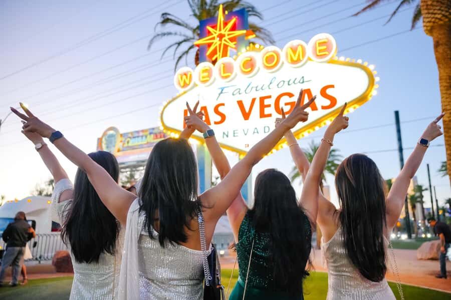 Las Vegas: Nightclub on Wheels Scenic Party Bus Experience - The Itinerary: What to Expect