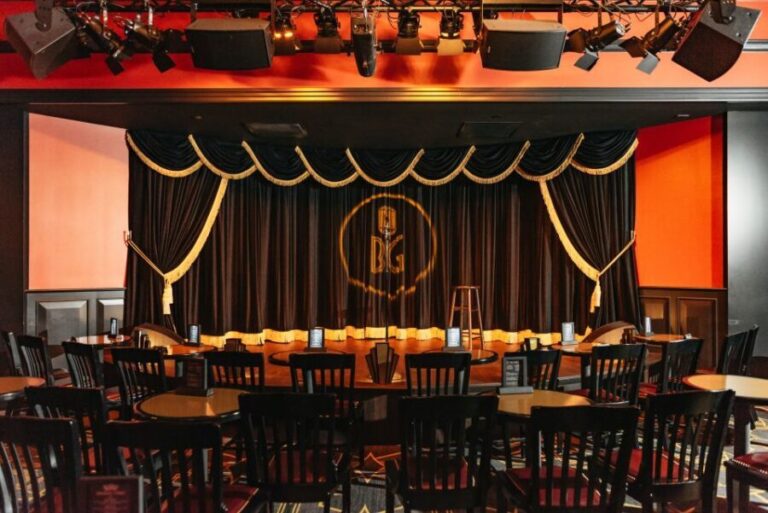 Las Vegas Strip: Brad Garretts Comedy Club at MGM Grand - The Lineup and Performance Style