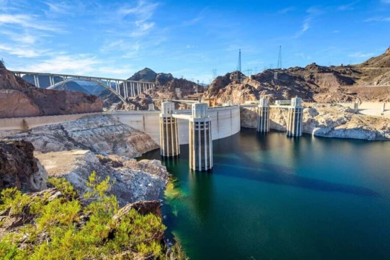Las Vegas: Tunnel and Power Plant Tour, Hoover Dam in Spanish - A Closer Look at the Tour Itself
